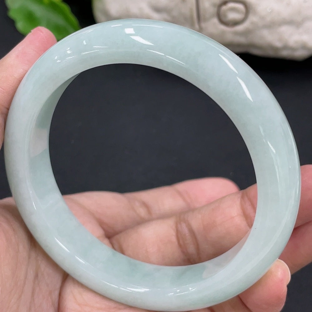 Jadeite Round Bangle, Total Weight Approx. 66.6g, Size 58