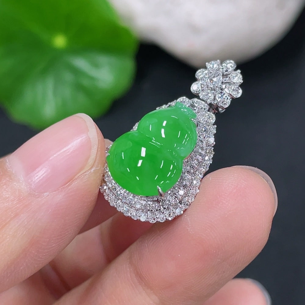 Jadeite calabash pendant with 18k gold and diamond accents, HKHQ jade jewelry, showcasing intricate inlay and elegant craftsmanship.