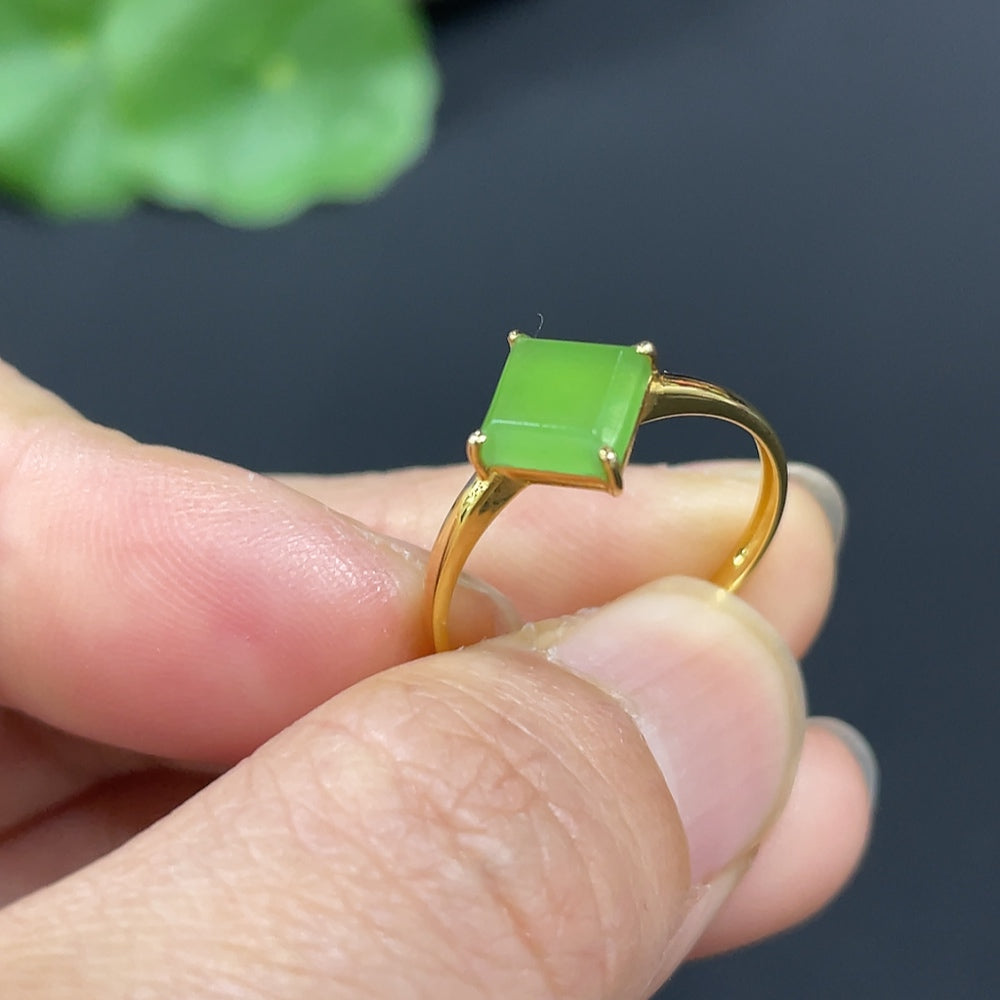 Hetian Jade Jasper Inlaid Ring, 18k Gold, Size 15, Total Weight Approx. 1g