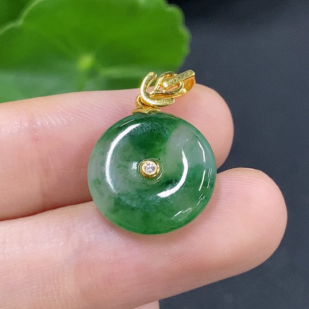 Jadeite Safety Buckle Pendant 18K Gold (Non-Diamond)
