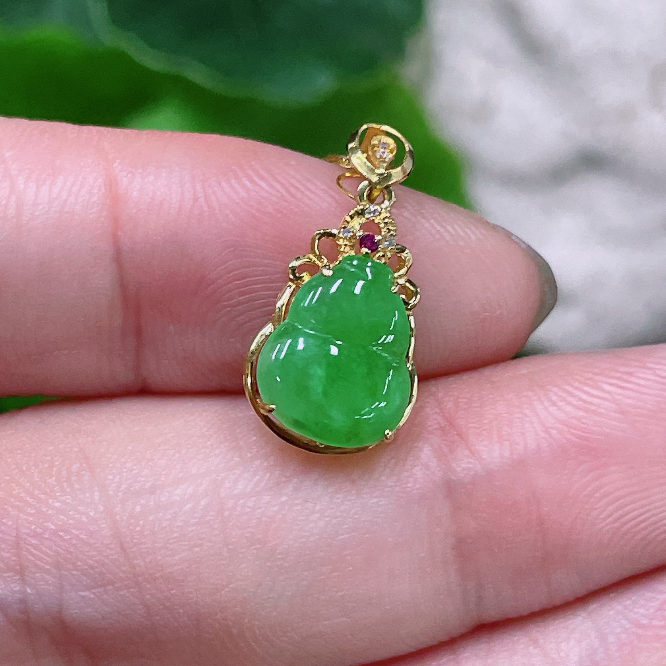 Jadeite Inlaid Gourd Pendant 18k Total Weight Approx. 1.35g with Chain