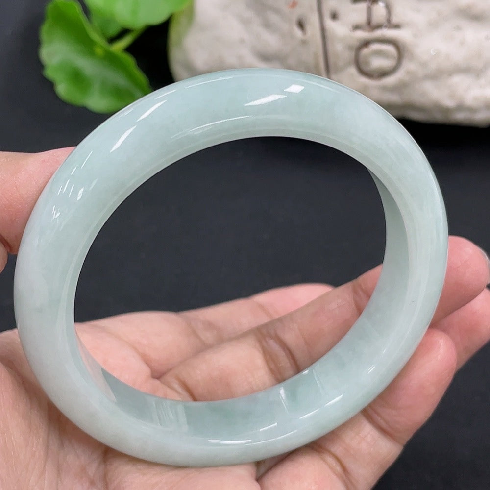 Jadeite Round Bangle, Total Weight Approx. 66.6g, Size 58