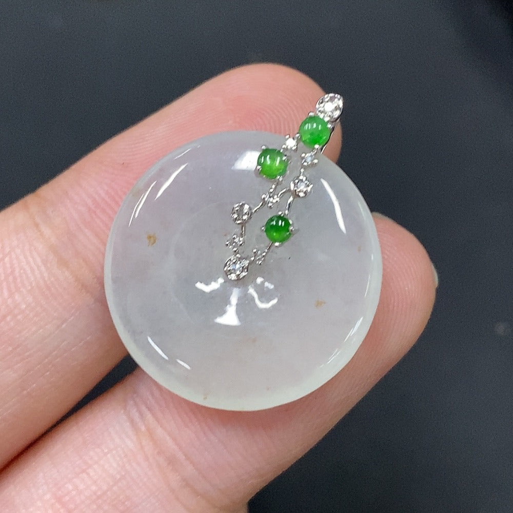 JadeitePeace Pendant with 18K Gold, Total Weight Approximately 3.74g