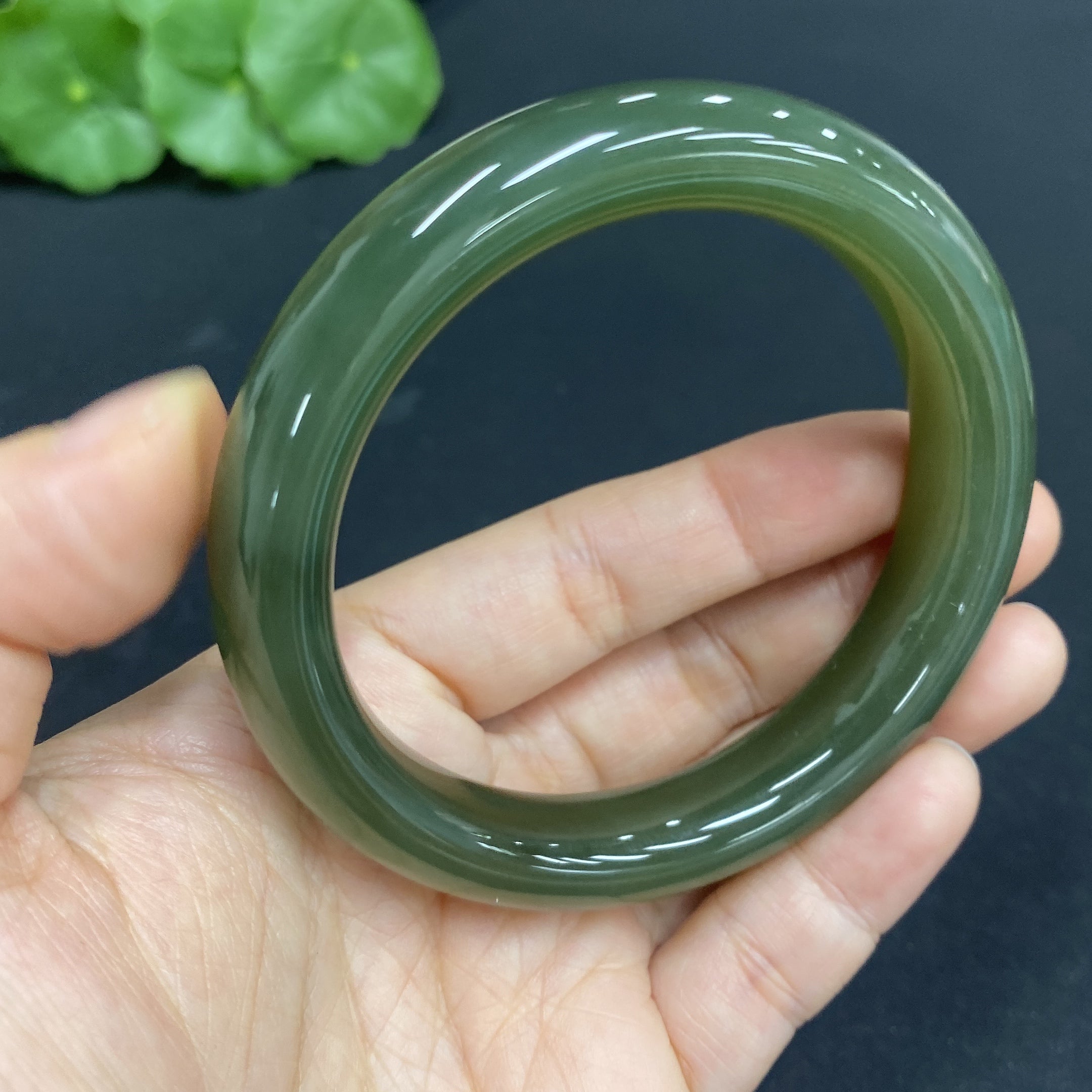 Hetian Jade Round Bracelet Size 56.2 Total Weight Approx. 58.7g