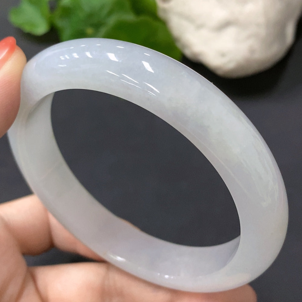 Jadeite Round Bangle, 57.9 Inner Diameter, Total Weight 56.471g
