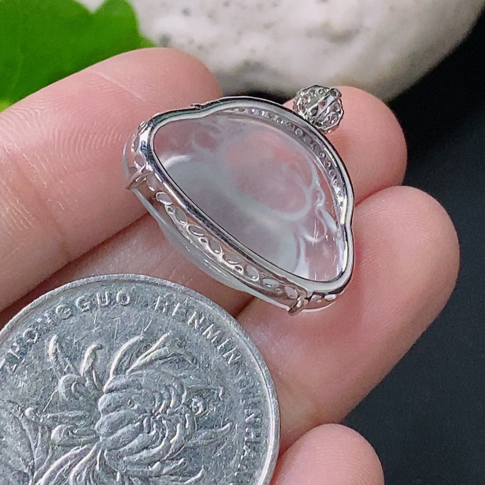 Jadeite Inlaid Buddha Pendant with 18k Gold and Diamond Accents, Total Weight Approximately 3.13g