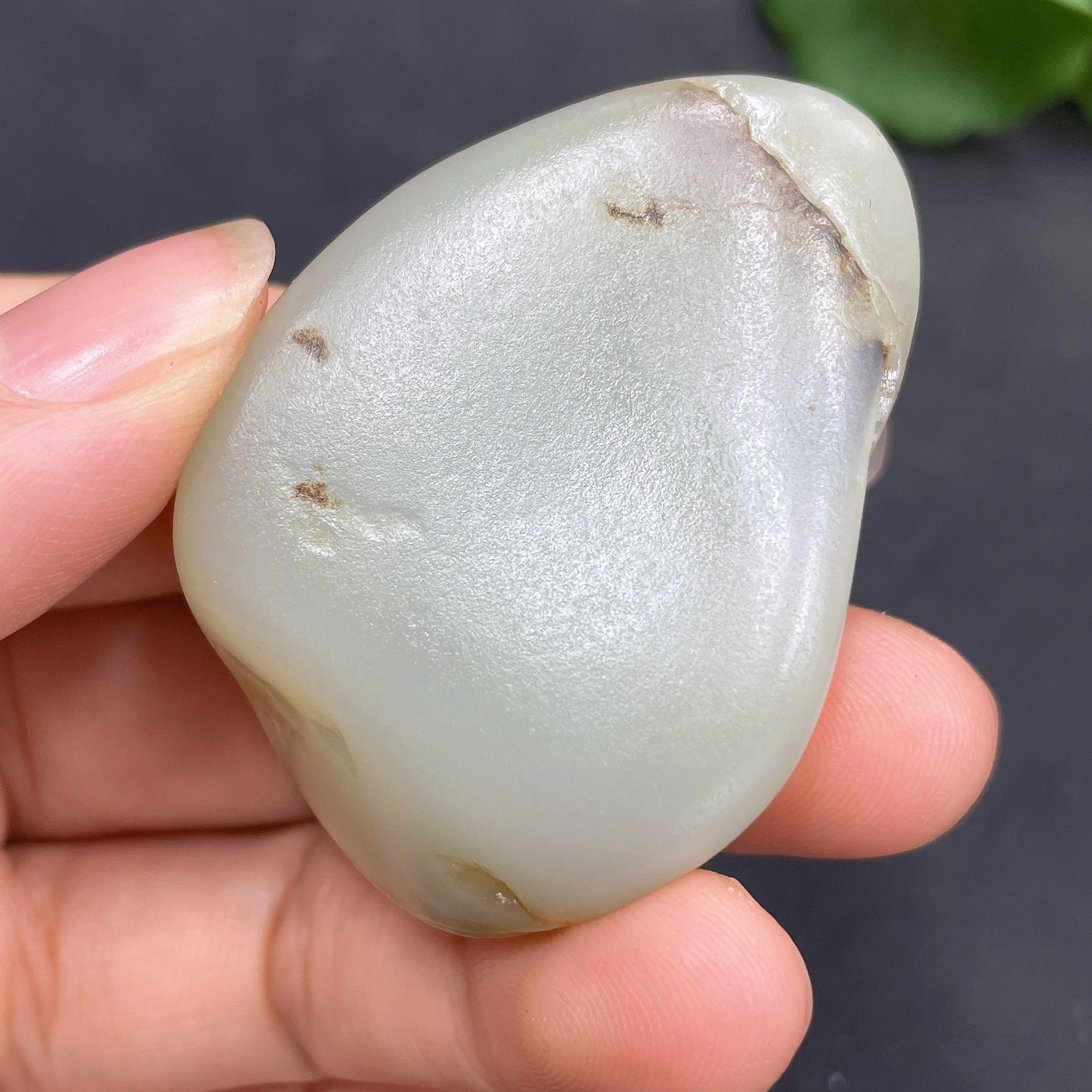 Hetian Jade Pendant    Auspicious Beast    Undetermined Skin Color Origin    Total Weight Approx. 42.5g
