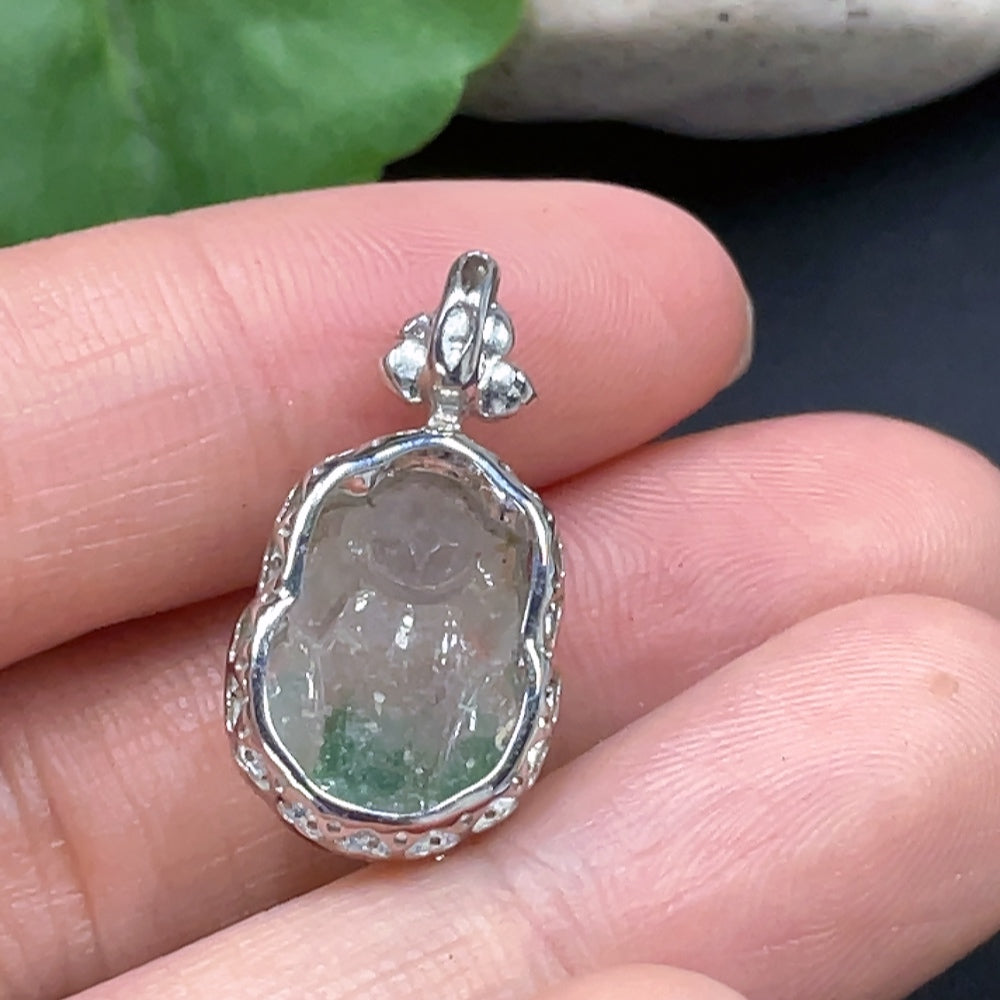 JadeitePi Xiu Pendant with 18K Gold Inlay, Total Weight Approximately 2.68g