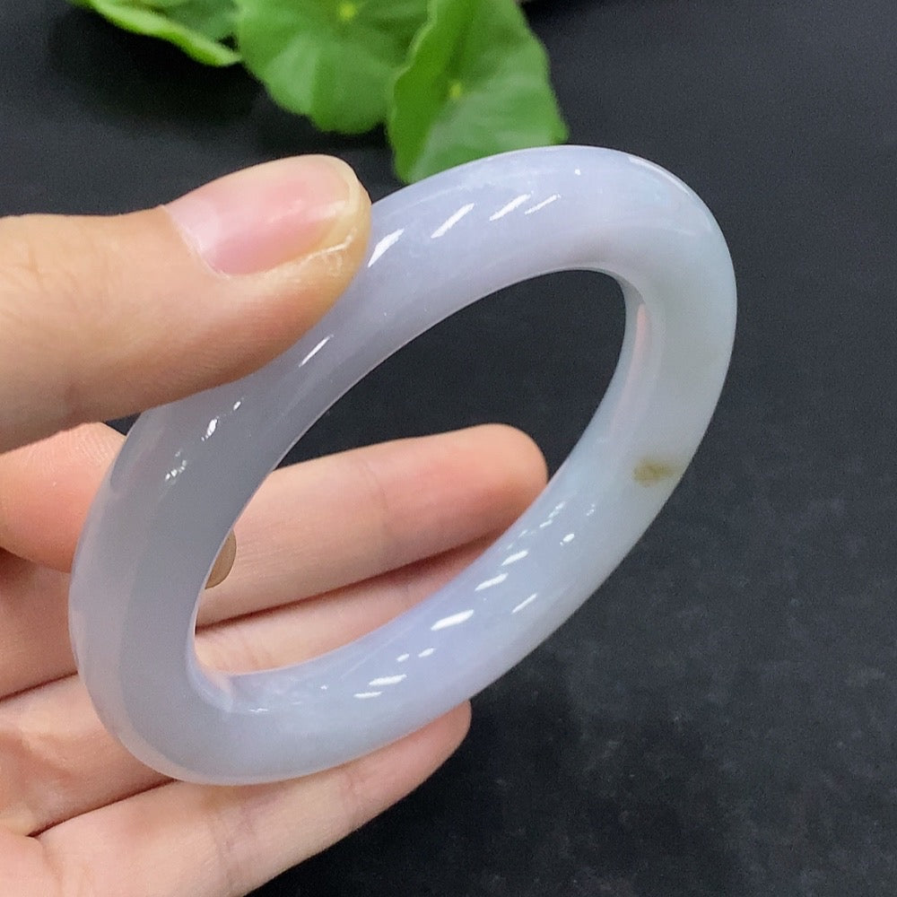 Jadeiteround bangle bracelet, loop size 55.5, total weight approximately 73.86g'