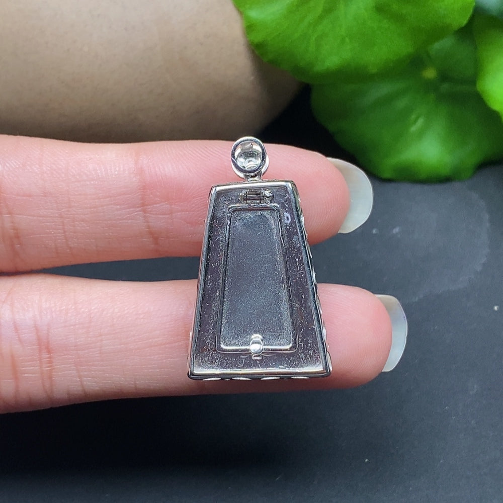 Jadeite Plain Pendant with Diamond Accents in 18k Gold, Color Origin Undetermined, Total Weight Approx. 4.81g