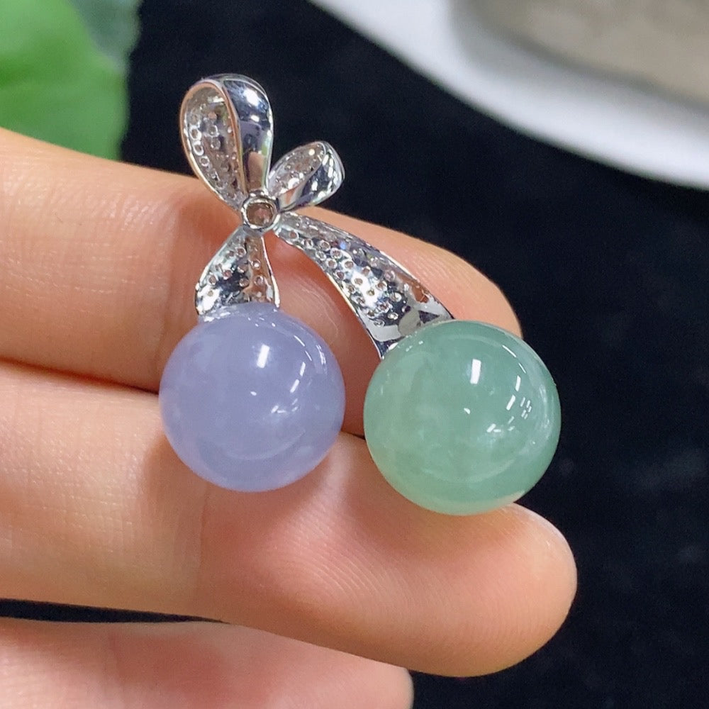 Jadeite Bead Inlaid Pendant with 18k Gold and Diamond Accents, Total Weight Approx. 7.22g, Size 11.6/11.9mm