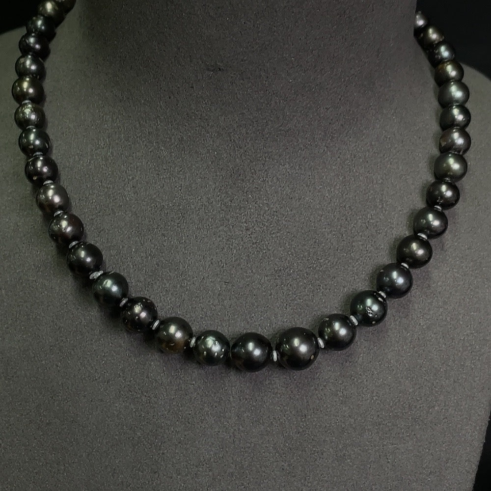 Seawater Pearl Strand  Non-Gold Setting  Approximately 8.1mm  Total Weight About 40.03g  Color Origin Undetermined
