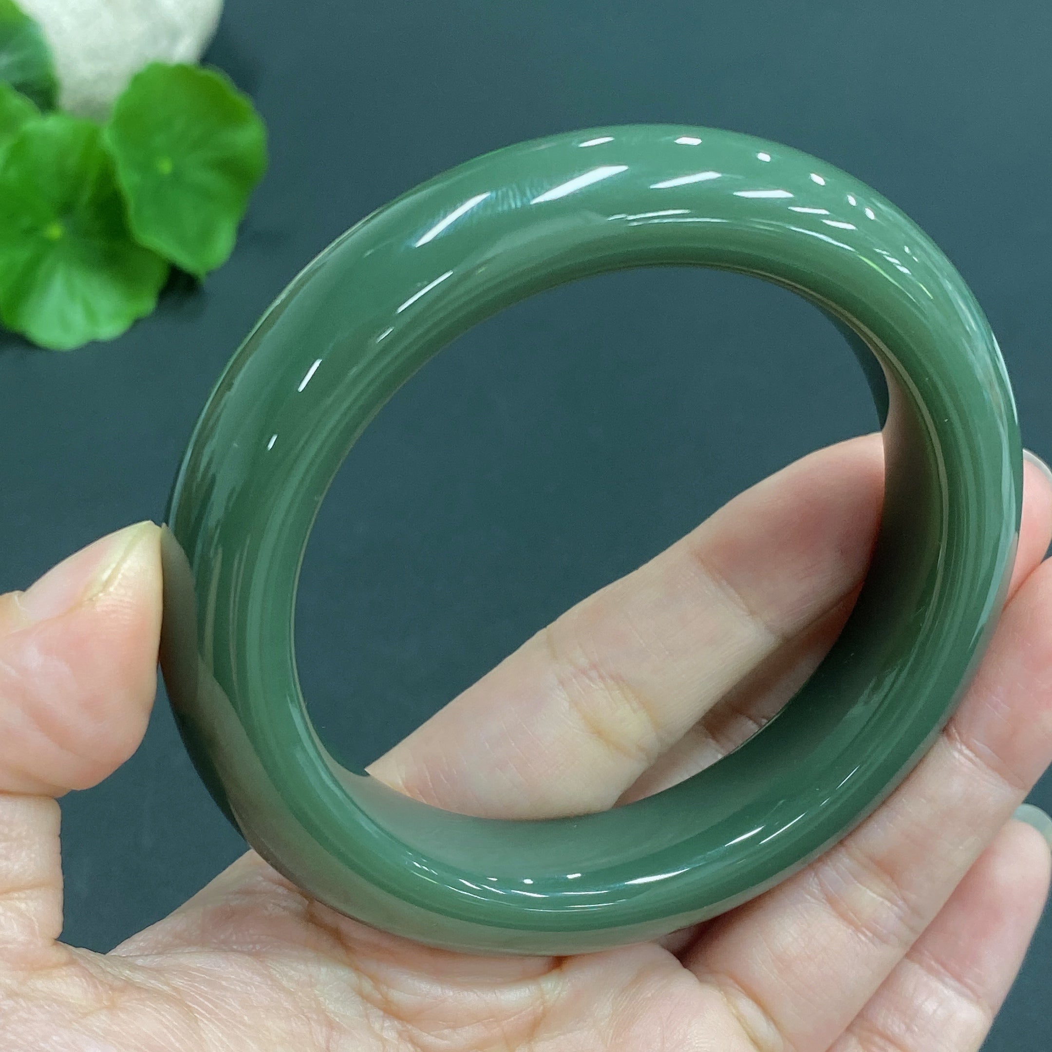 Hetian Jade Round Bracelet Size 56.8 Total Weight Approx. 73.6g