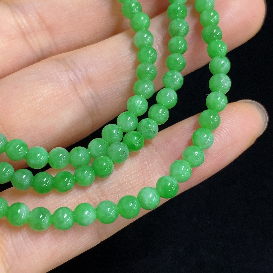 Jadeite Bead Necklace Non-Gold
