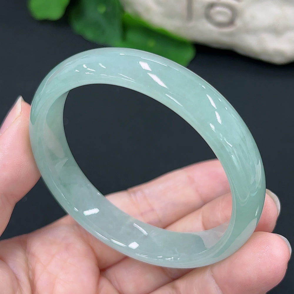 Jadeite Round Bangle