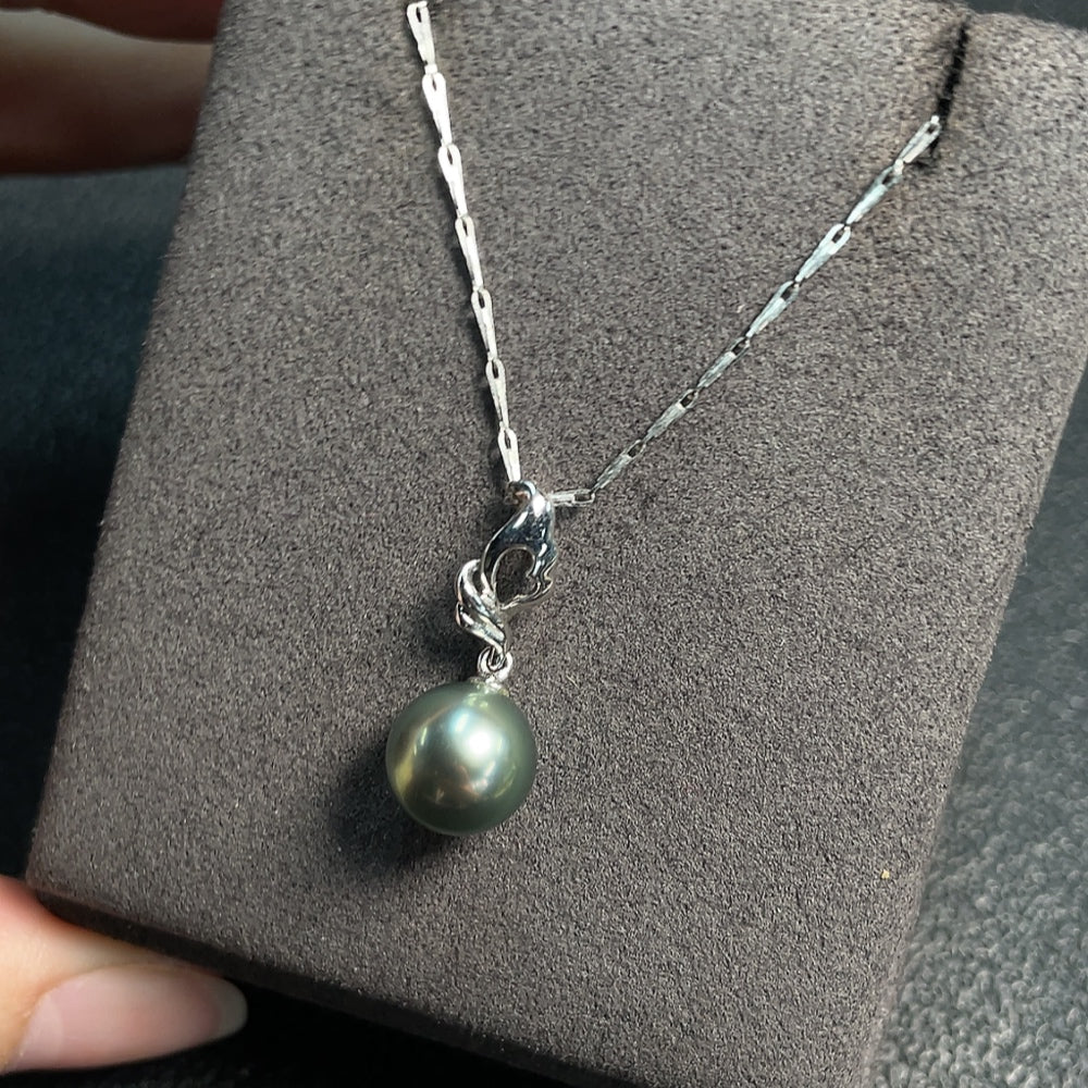 18K Gold Saltwater Pearl Necklace, Total Weight Approx. 3.33g, Pearl Size About 9mm