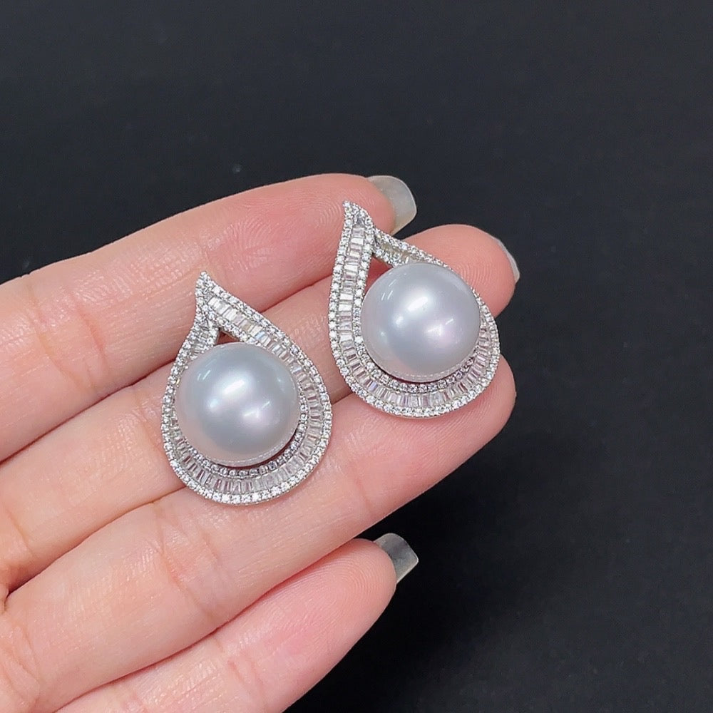 Seawater Pearl Inlaid Earrings 14k Gold Approximately 13.3mm Total Weight About 12.06g Non-Diamond