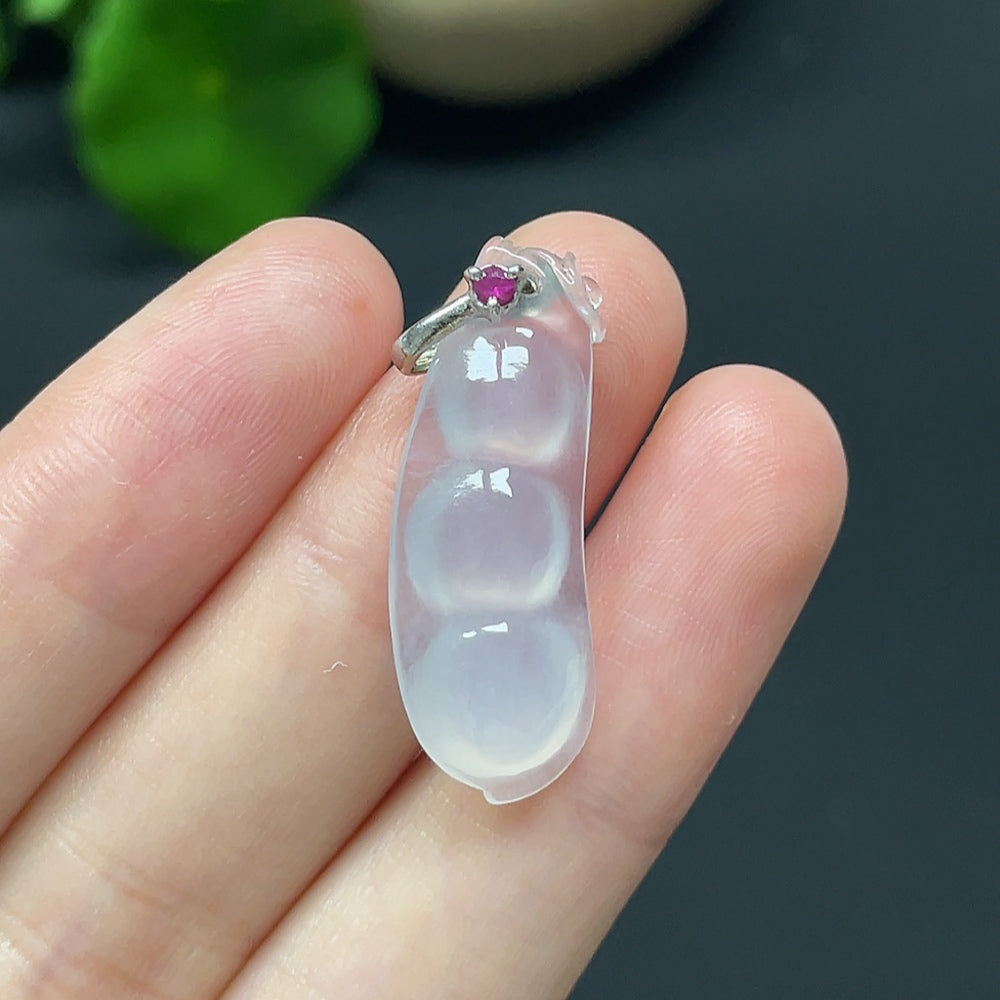 Jadeite Lucky Bean Pendant 9k