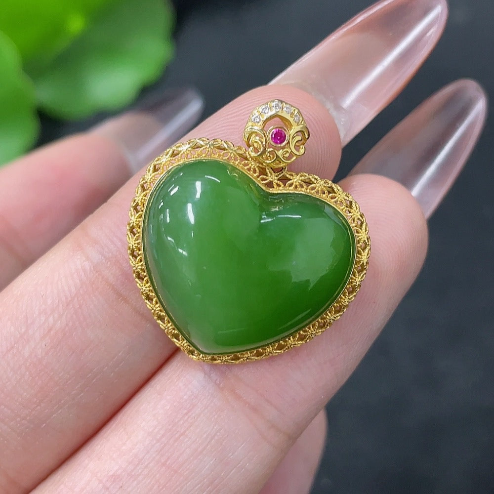 Hetian Jade Inlaid Pendant Heart Non-Diamond 18K Gold Total Weight Approx. 3.8g