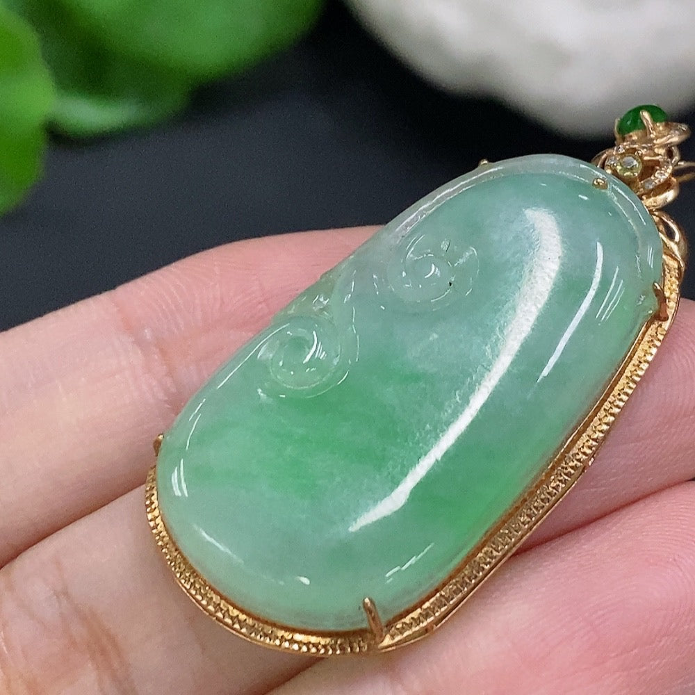 Jadeite Ruyi Inlaid Pendant 18K Gold Total Weight Approx. 7.3g