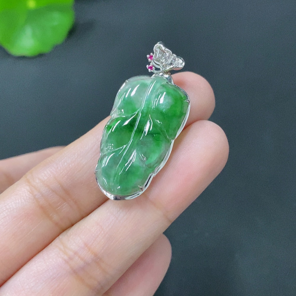 Jadeite Leaf Inlaid Pendant 18k Gold Inlaid Total Weight Approx. 2.9g