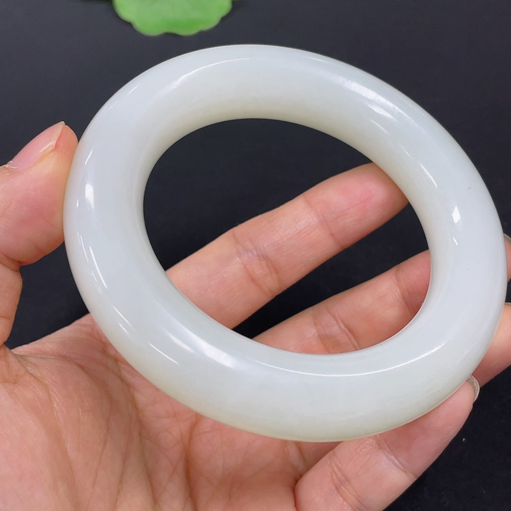 Hetian Jade Round Bangle