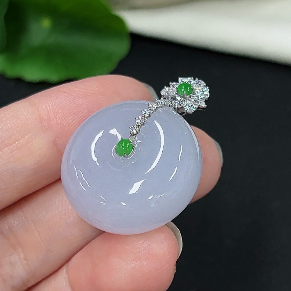 Jadeite safety buckle pendant necklace by HKHQ featuring an 18K gold non-diamond design, close-up view of the pendant.