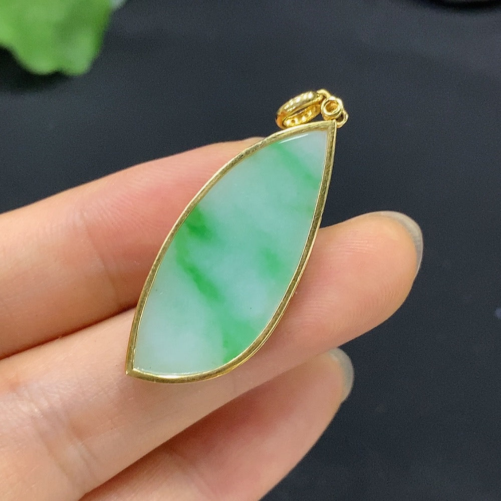Jadeite Plain Pendant 18K Gold Total Weight Approx. 3.9g