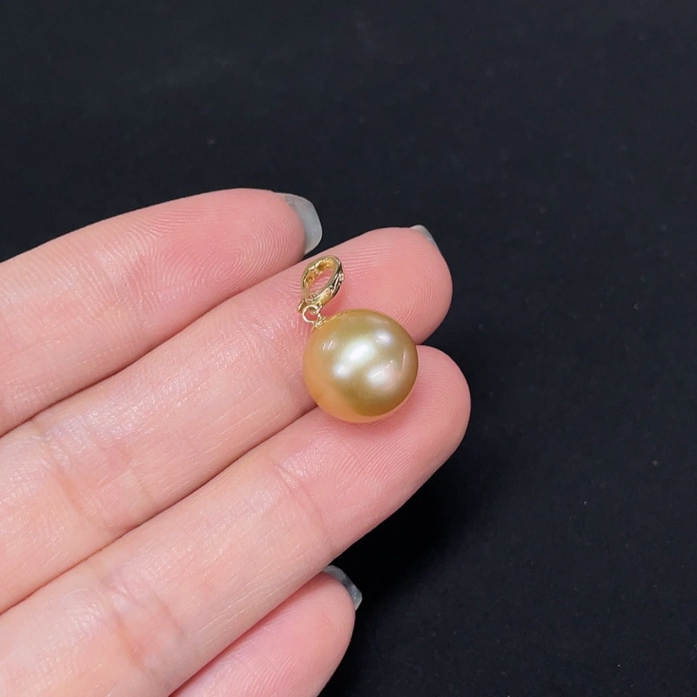 Saltwater Pearl Pendant with 18K Gold, Color Origin Undetermined, Accented with Diamonds