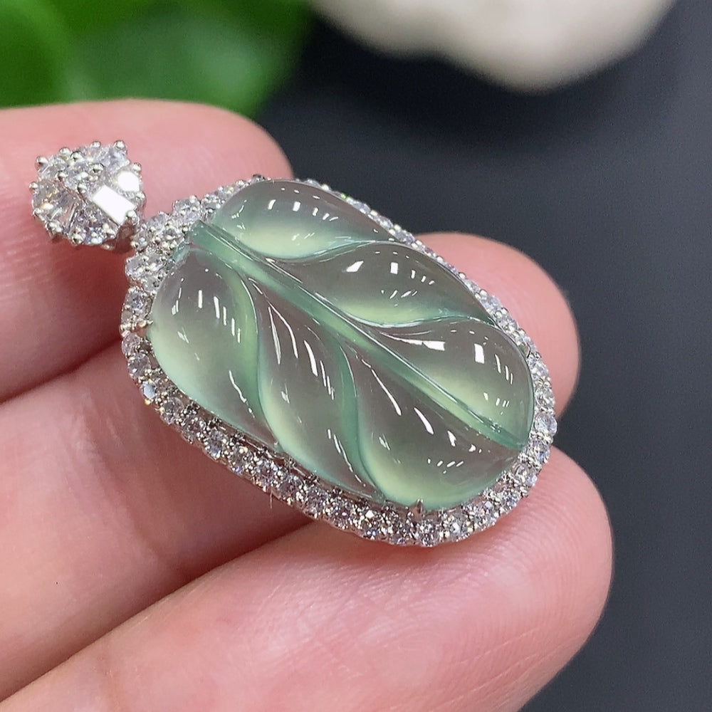 Jadeite Leaf Inlaid Pendant 18K Gold Total Weight Approx. 3.5g (With Diamond Accents)