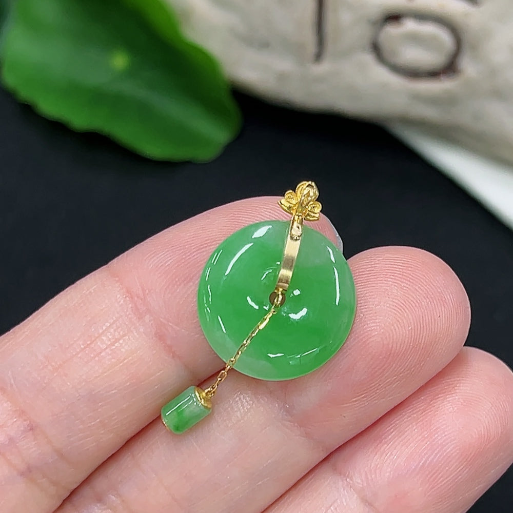 Jadeite Peace Knot Pendant 18K Gold