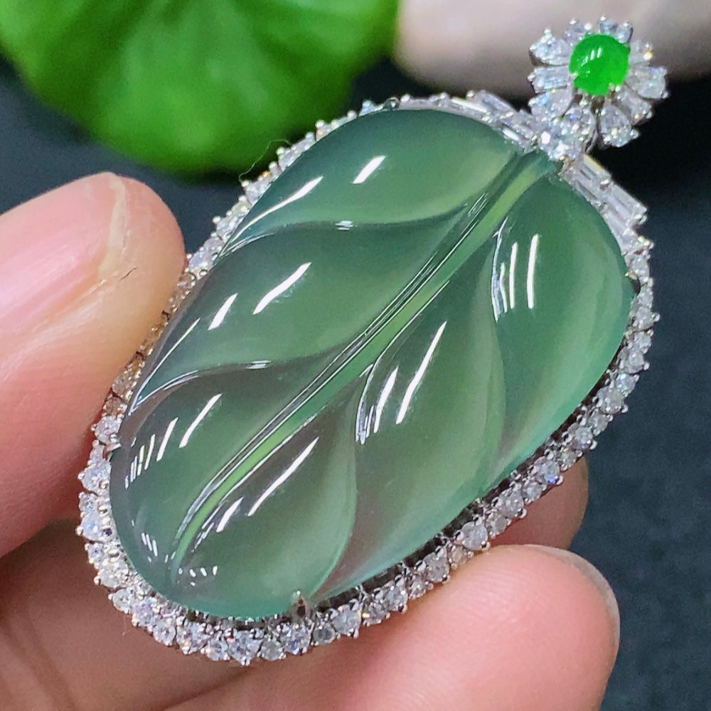 Jadeite Leaf Pendant 18K Gold Inlaid Total Weight Approx. 12.45g