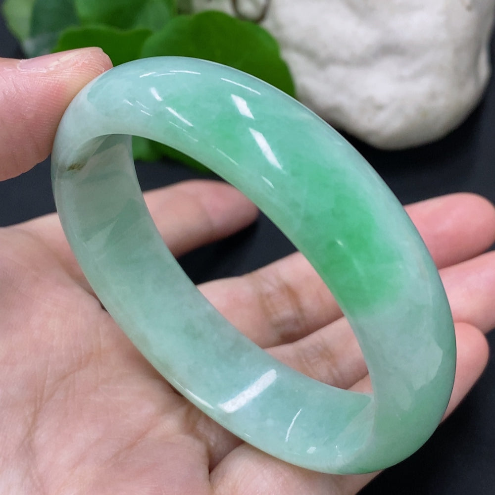 Jadeite Oval Bangle