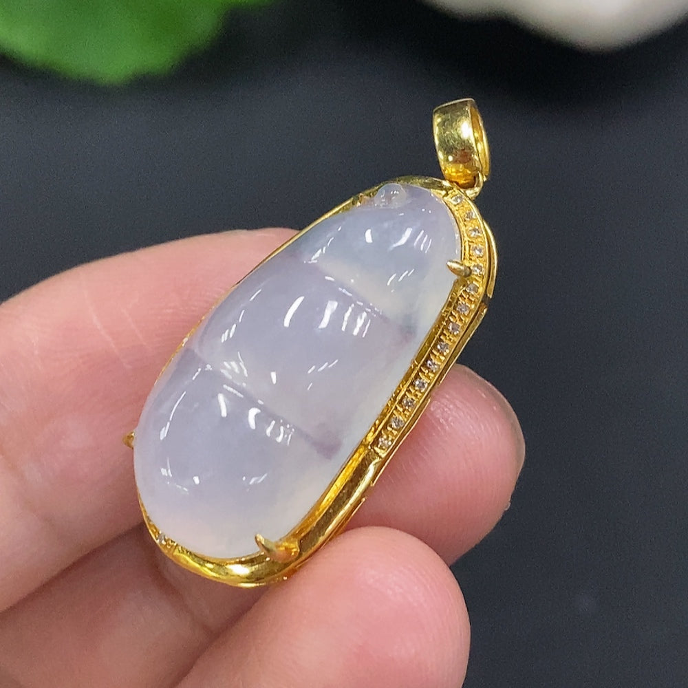 Jadeite Auspicious Bean Pendant with 18K Gold, Total Weight Approx. 3.7g (Diamond Accents)