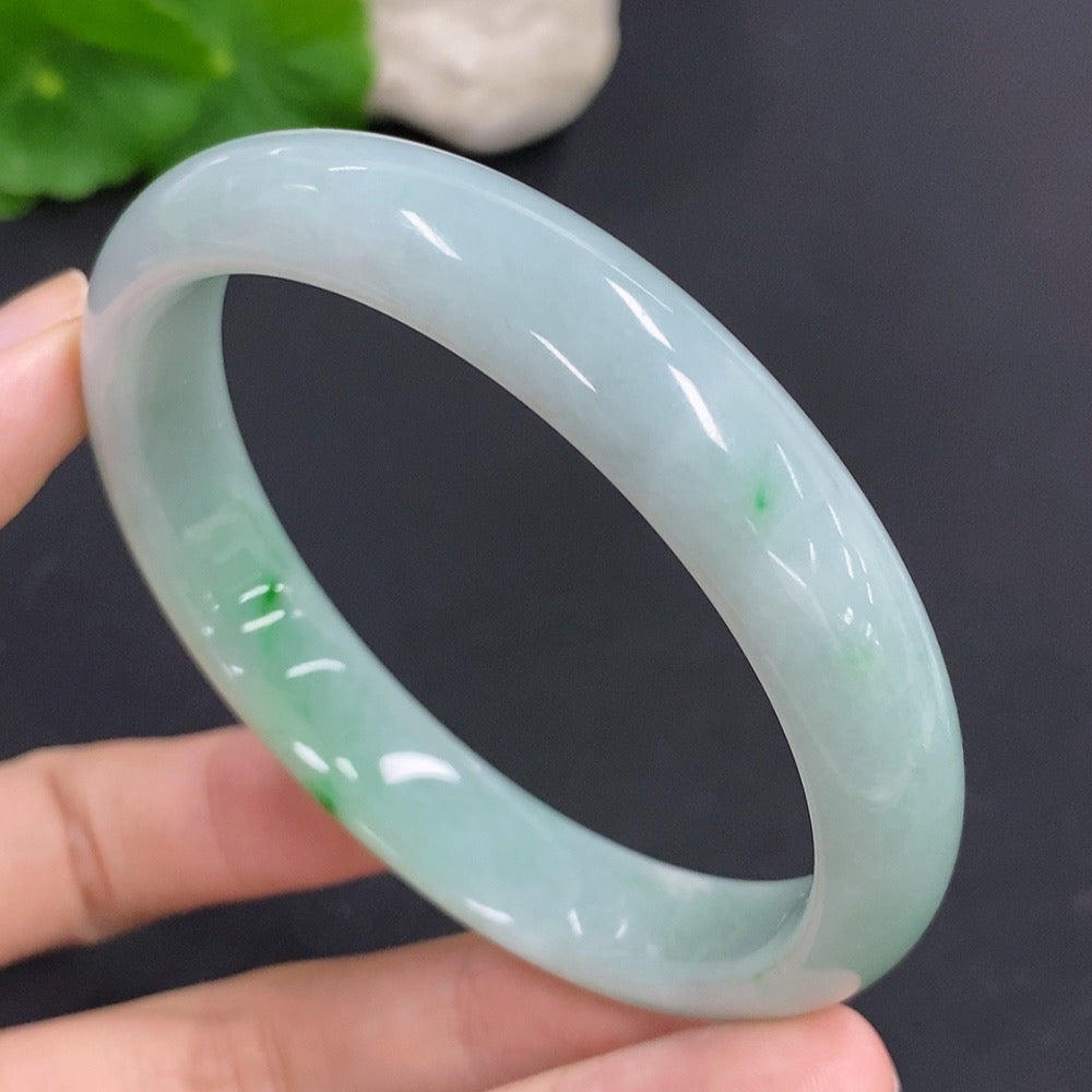 HKHQ jadeite round bangle, 46.8g, size 59.5, featuring smooth, polished jadeite with a glossy finish and elegant round shape.