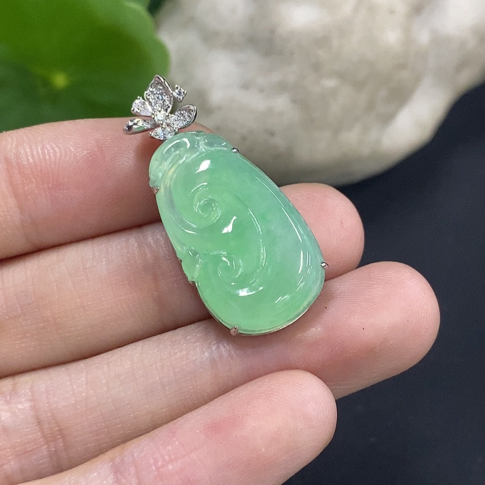 Jadeite Ruyi Inlaid Pendant 18K Gold Total Weight Approx. 5.1g (with Diamond Accents)