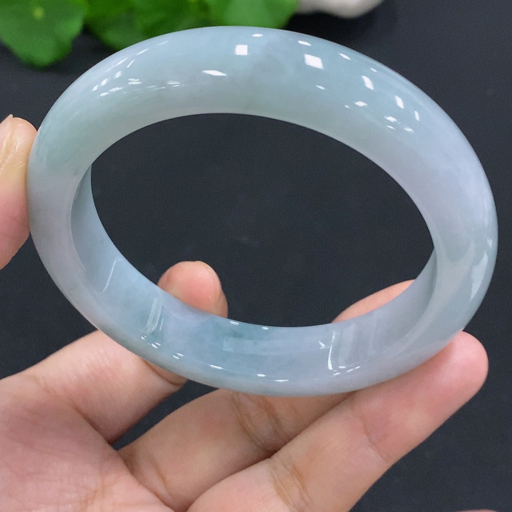 Jadeite round bracelet, size 58, total weight approximately 69.4g