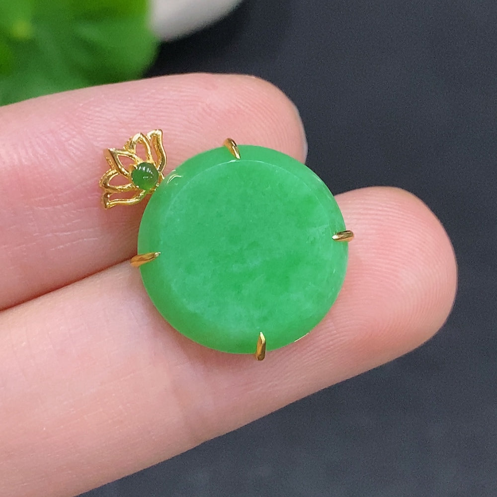 Jadeite Plain Pendant Pendant with 18K Gold, Total Weight Approx. 1.8g