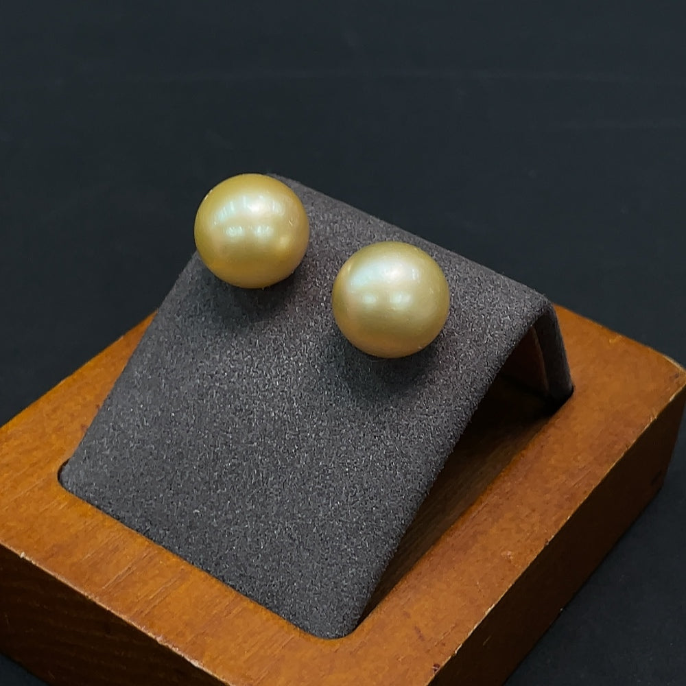 18K Gold Sea Pearl Earrings Approx. 4.56g 11.5mm