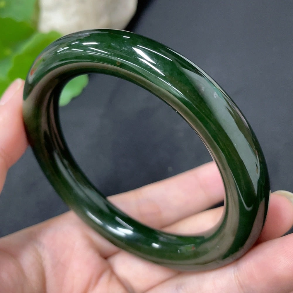 Green Hetian Jade round bangle from HKHQ, 56.7mm size, weighing approximately 58.8g, smooth polished jade jewelry.