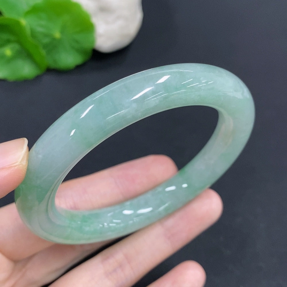 Jadeite Round Bangle