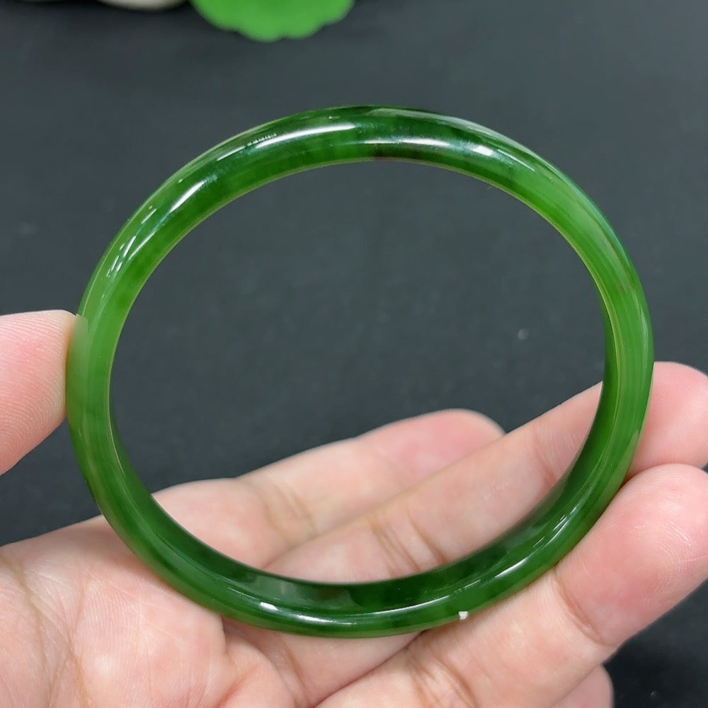 Green Hetian Jade round bracelet by HKHQ, featuring smooth beads with a total weight of 20.4g, size 57.2.