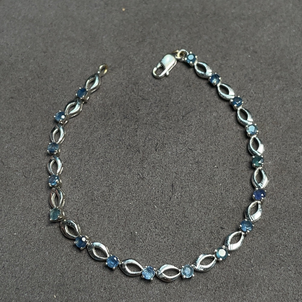 18K Gold Sapphire Bracelet, Total Weight Approx. 5.08g