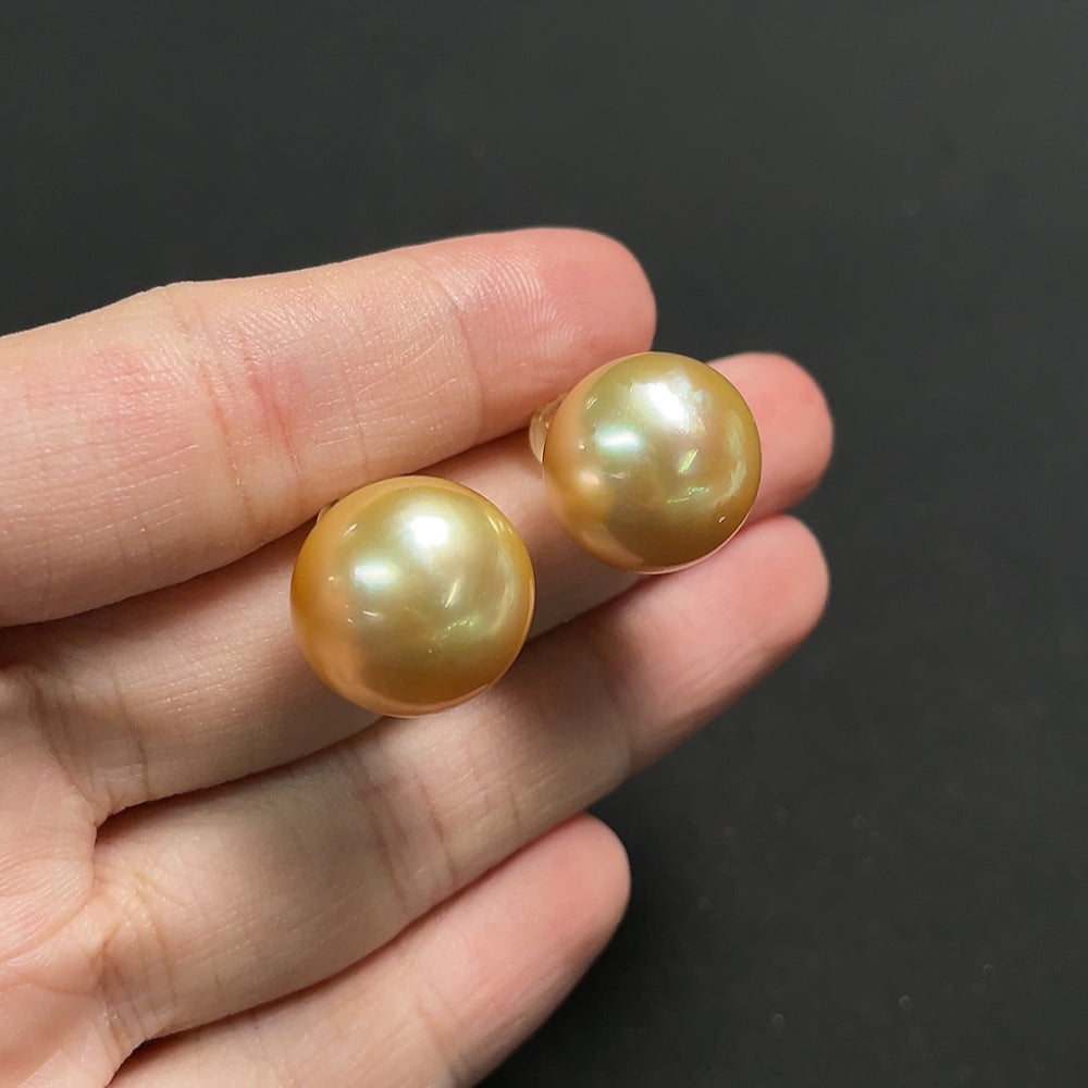 Seawater pearl earrings 18k gold color origin undetermined size about 14.3mm