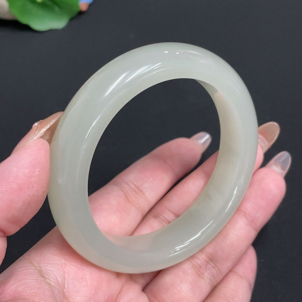 Hetian Jade Round Bracelet Size 58.2 Total Weight Approx. 75g