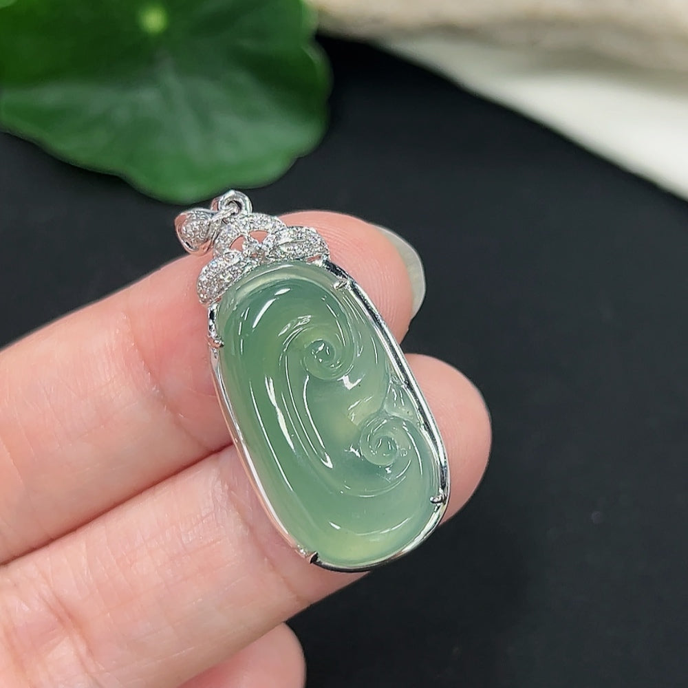 Jadeite Ruyi Inlaid Pendant 18K Gold Total Weight Approx. 4.4g (With Diamond Accents)