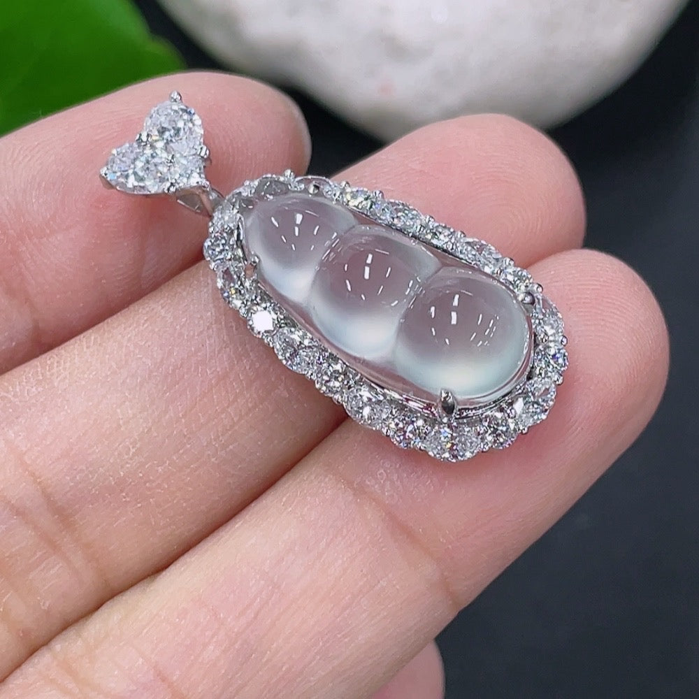 Jadeite Inlaid Lucky Bean Pendant 18k Non-Diamond Total Weight Approx. 3.87g