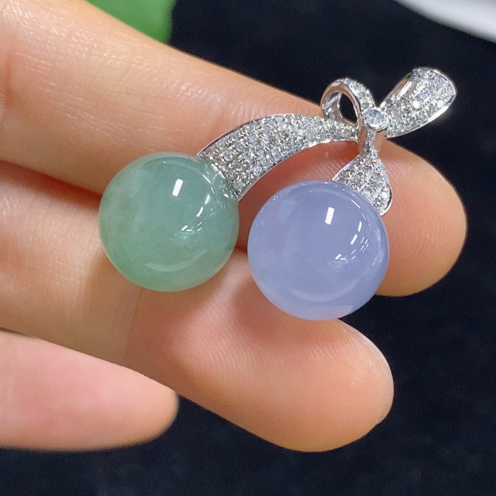Jadeite Bead Inlaid Pendant with 18k Gold and Diamond Accents, Total Weight Approx. 7.22g, Size 11.6/11.9mm