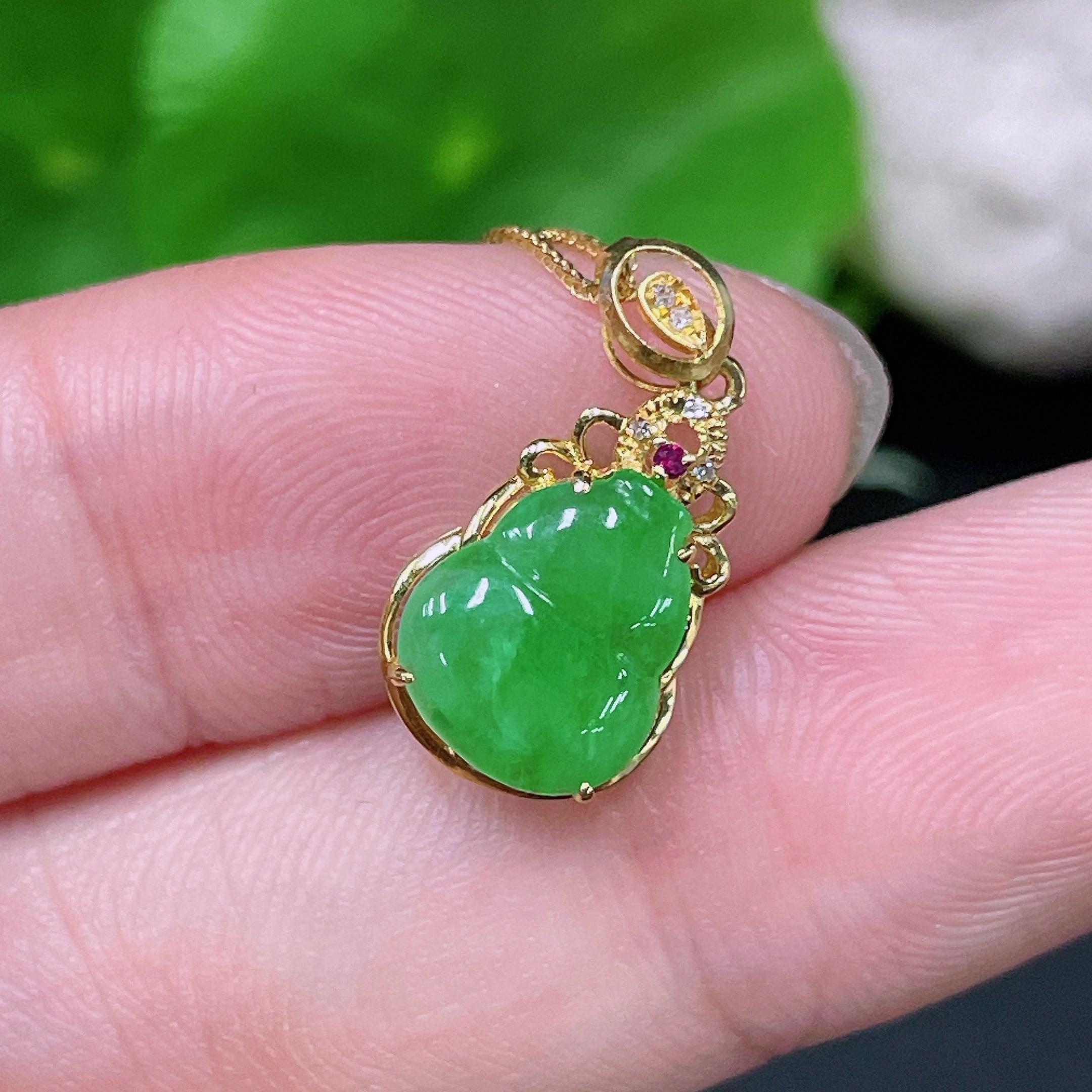 Jadeite Inlaid Gourd Pendant 18k Total Weight Approx. 1.35g with Chain