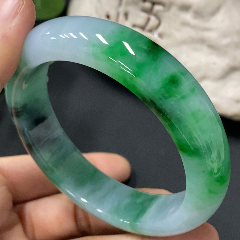 Jadeite Round Bangle 53.8 Loop Size